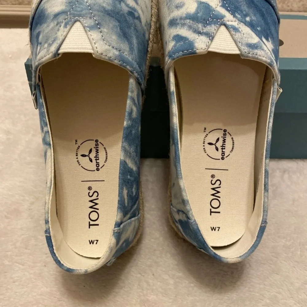 TOMS Blue And White Tie-Dye Espadrilles